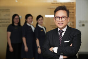 Dr Bernard Lee & Team, Singapore Paincare Center
