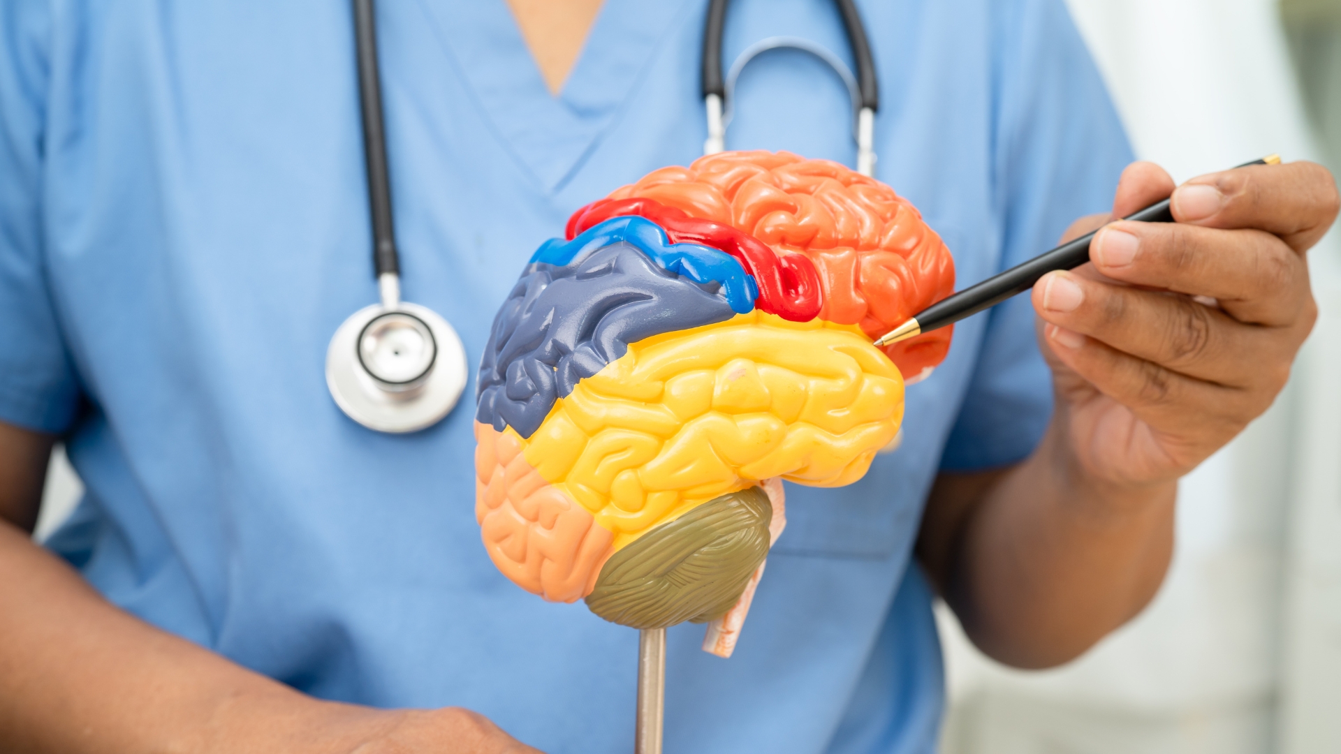 Pain Specialist vs Neurologist: Understanding the Differences for Effective Pain Management