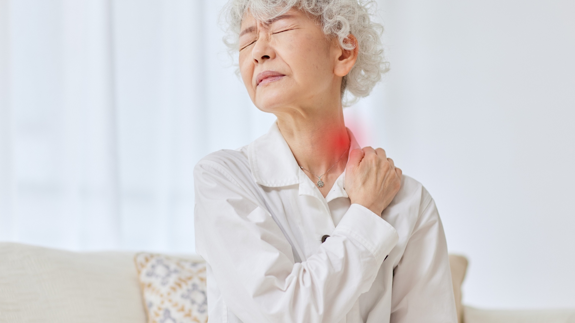 Degenerative Neck Pain: A Guide to Causes, Symptoms, and Long-Term Relief